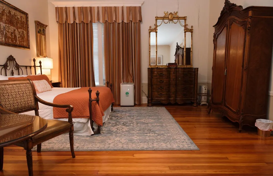 Burke Mansion-1